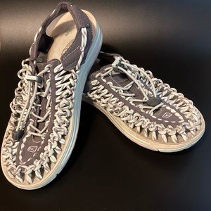 Keen brand women’s size 8 UNEEK SANDAL